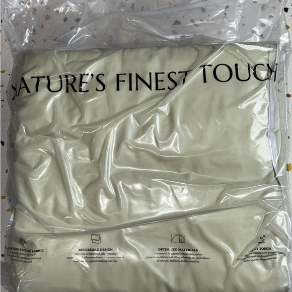 Hugnest Comforter-King - Picture 4 of 4